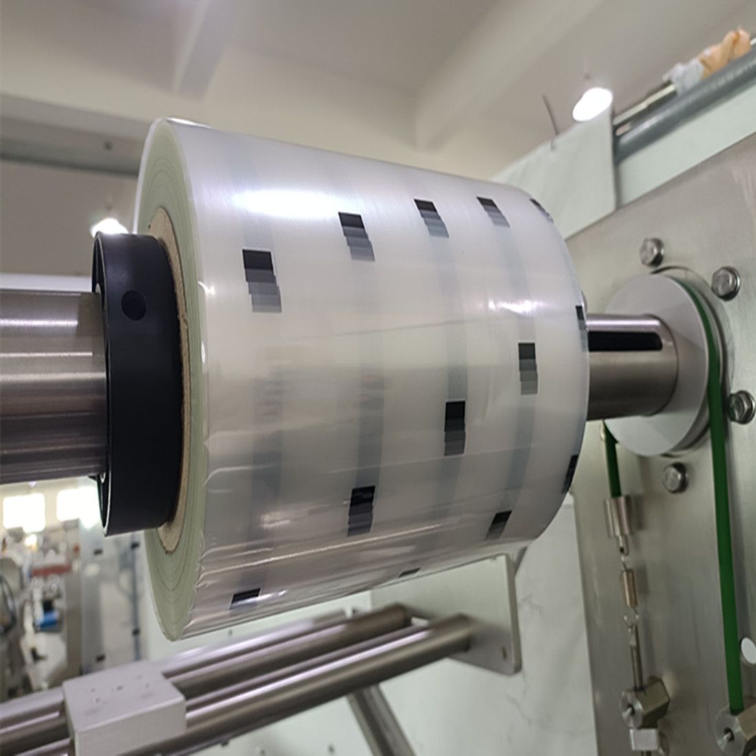 Ahp-390-S3 Horizontal Flow Packaging Machine for Candies Cakes And Other Snacks